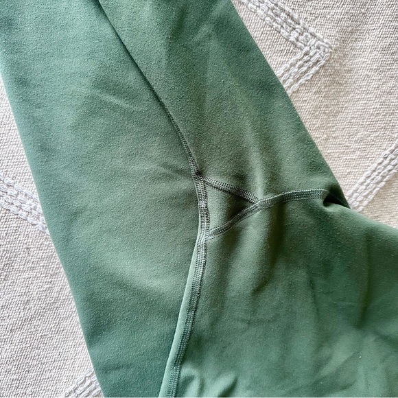 Good American High Waisted The Icon Biker Shorts Size 2 - Picture 5 of 6